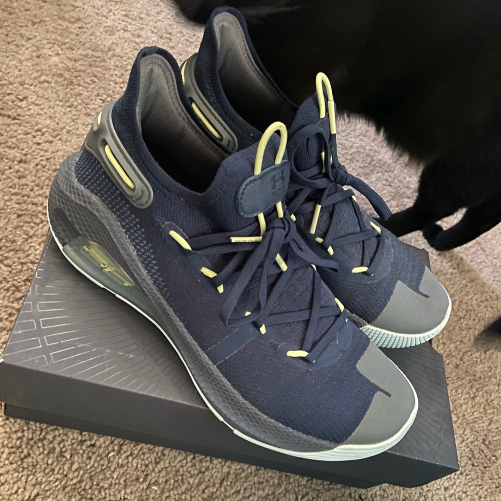 UA Curry 6